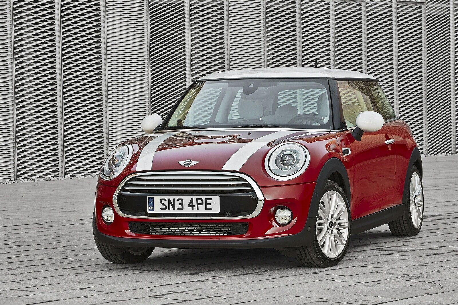 BMW MINI、新しい時代の楽しさ