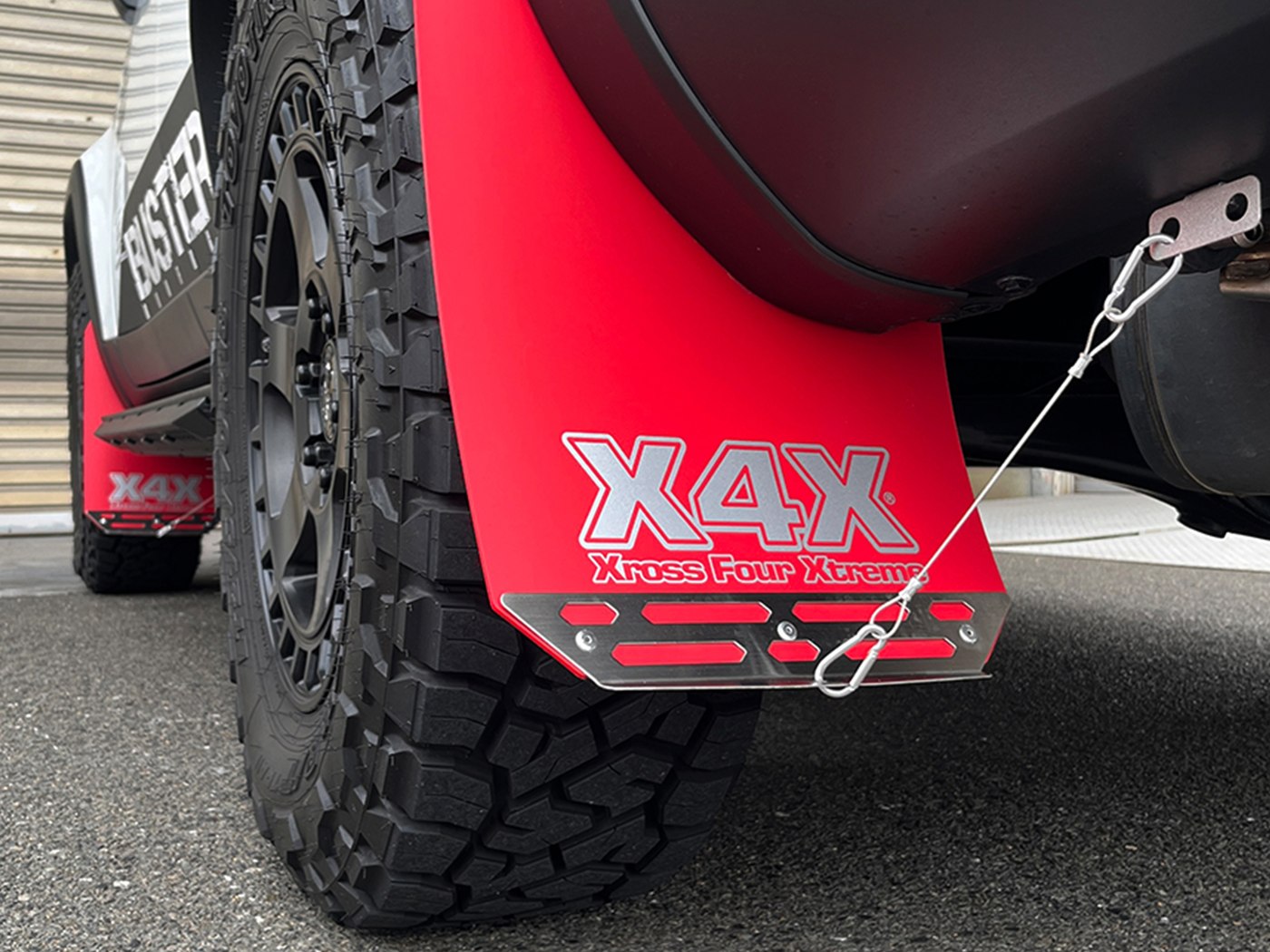 オートフラッグス Xross Four Xtreme マッドフラップ BLACK&RED
