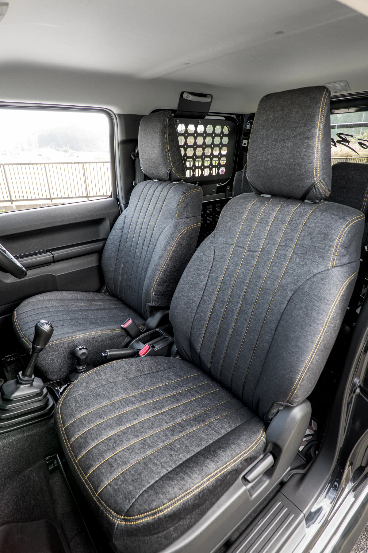 DENIM BLACK DETAILのジムニー実車写真